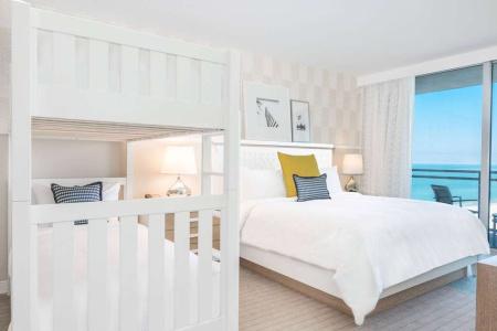 Wyndham Grand - 53