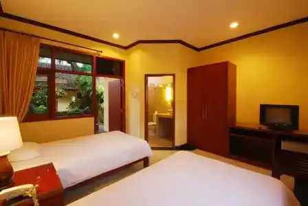 Yulia Beach Inn Kuta - 55