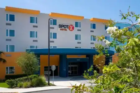 Spot x By Red Collection Orlando International Dr - 0