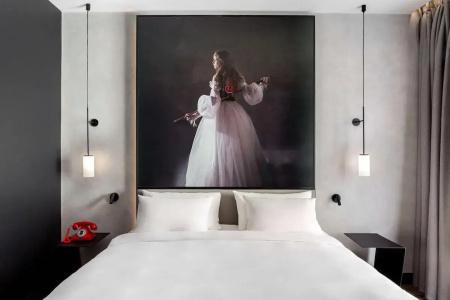 Paseo del Arte, a member of Radisson Individuals - 35