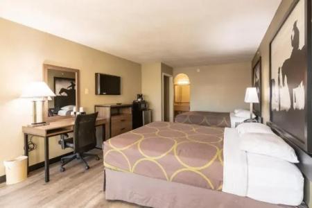 Super 8 by Wyndham Dallas East - 18