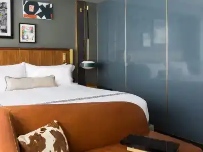 Thompson Dallas - 40
