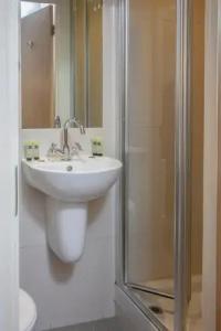 Queensway, Sure Collection by Best Western - 46