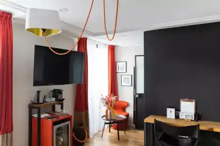 Hotel - 73