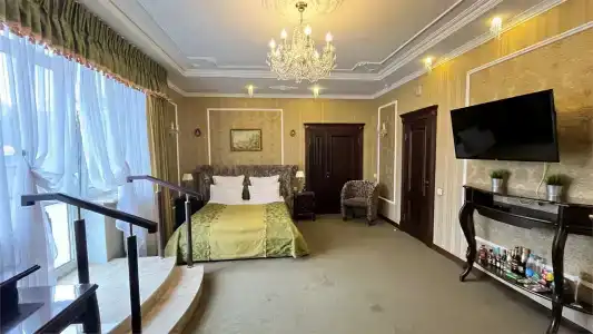 Замковый - 70