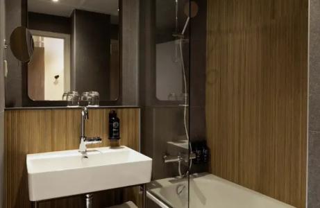 Hôtel Le Cardinal by Happyculture - 58