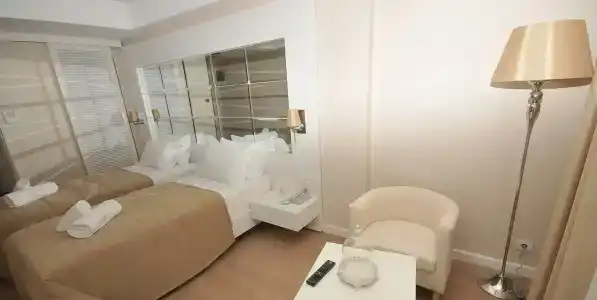 Alesta Yacht - 33