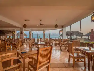 DoubleTree by Hilton Zanzibar - - 4