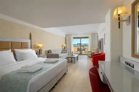 La Marquise Luxury Resort Complex - 59