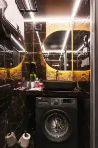 Studio V - 85