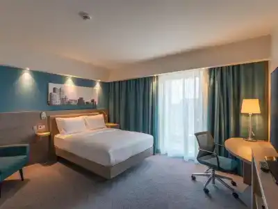 Hampton by Hilton Düsseldorf City Centre - 6