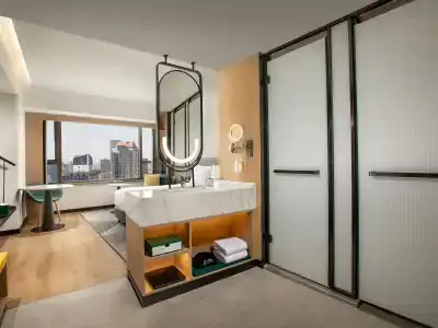 Holiday Inn Shanghai Nanjing Road, An Ihg - 50