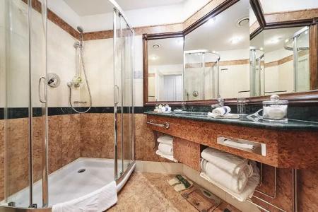 Carlsbad Plaza Medical Spa & Wellness - 44