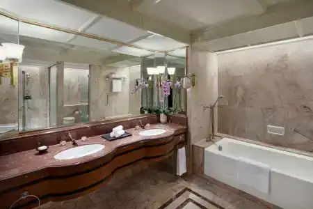 Shangri-La Bangkok - 97