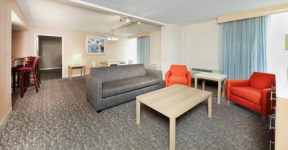 DoubleTree by Hilton Virginia Beach - 59