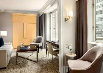 Omni Berkshire Place - 85