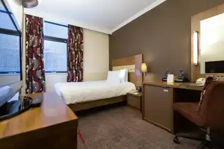 Hilton London Olympia - 28
