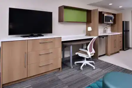 Home2 Suites By Hilton Portland Airport - 71