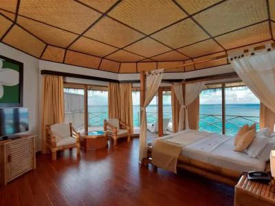 Angaga Island and Spa - 34