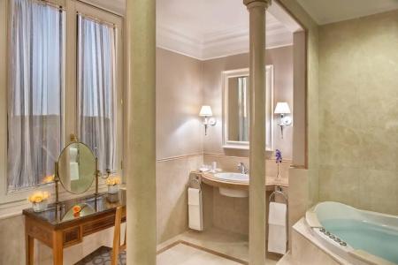 Rome Marriott Grand Flora - 53