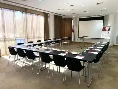 Rafaelhoteles Piramides - 17