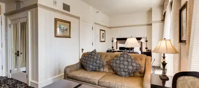 Gaslamp Plaza Suites - 30