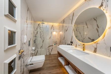 Elite Luxury Suite & Spa - 16