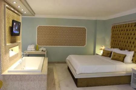 Phoenicia Grand - 61