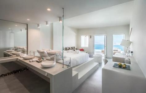 West East Suites - 58