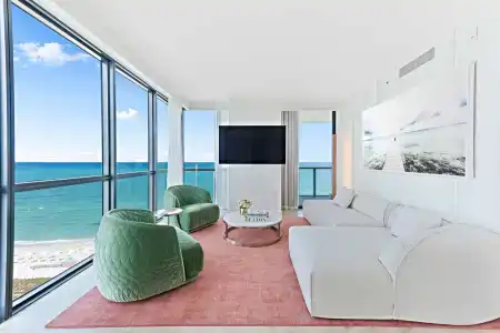W South Beach - 78