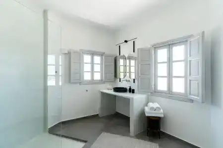 Elysian Santorini - 43