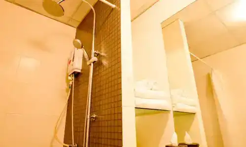 Sinsuvarn Airport Suite - 64