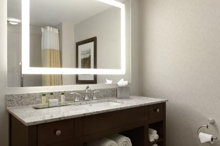 DoubleTree by Hilton Boston Bayside - 25