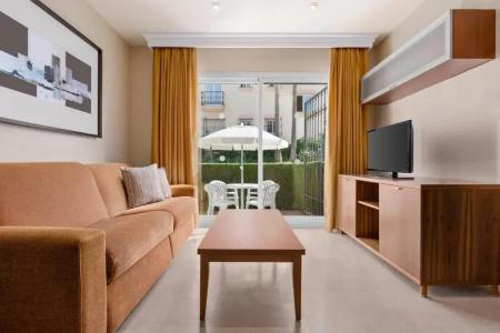 Ramada & Suites by Wyndham Costa del Sol Fuengirola - 147