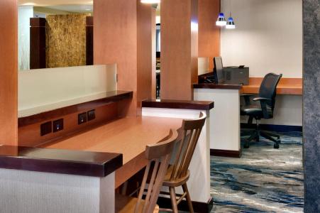 Fairfield Inn & Suites by Marriott Central - 18