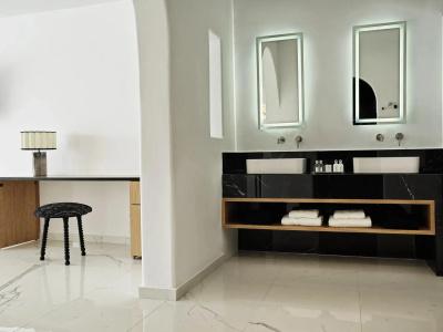 Kouros & Suites - 81