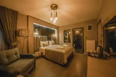 Edrin Otel - 20