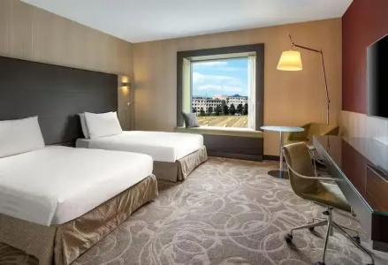 Hilton Geneva and Conference Centre - 35