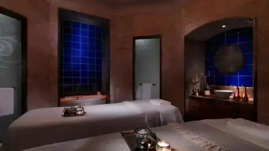 Four Seasons Istanbul at the Bosphorus - 13