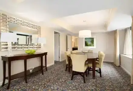 Capital Hilton - 123