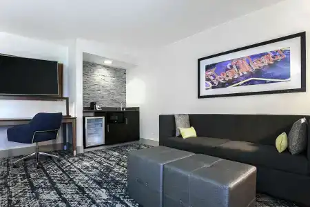 Hampton Inn & Suites Austin-Downtown/Convention Center - 102