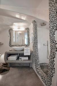 Suites of the Gods Cave Spa - 84