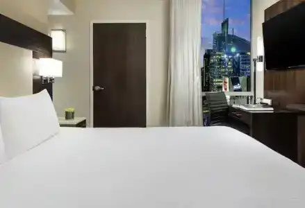 Hilton Garden Inn Times Square Central - 89