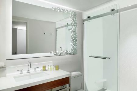 DoubleTree Suites by Hilton Phoenix - 36