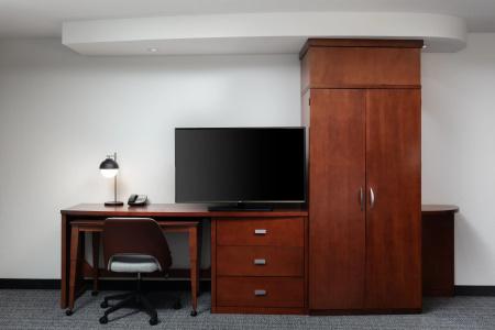 Courtyard by Marriott at Old Town - 11