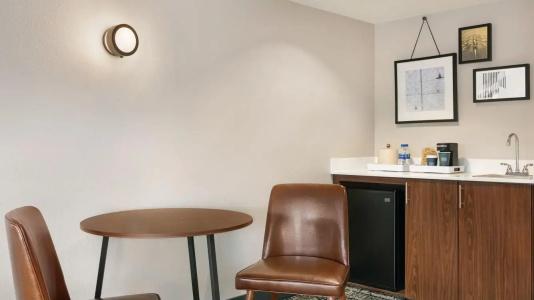 Four Points by Sheraton Arena - 28
