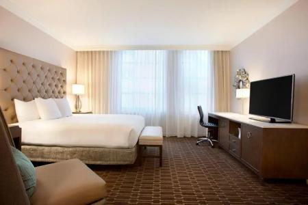 Hilton New Orleans / St. Charles Avenue - 33
