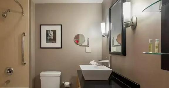 DoubleTree by Hilton Savannah Airport - 34