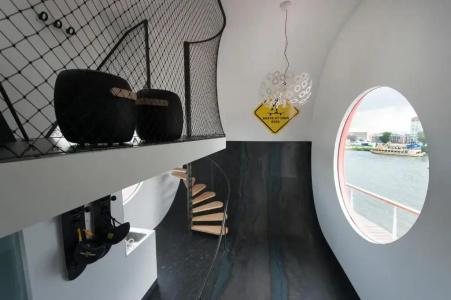 Botel - 22
