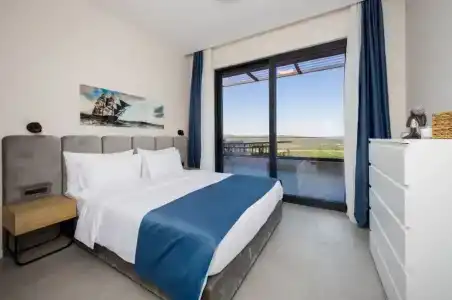 Royal Blue & Residences - 57